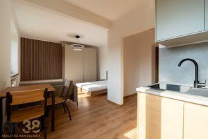 Moderné bývanie vo Svite – kompletne zrekonštruovaný 1-izbový byt — foto 1