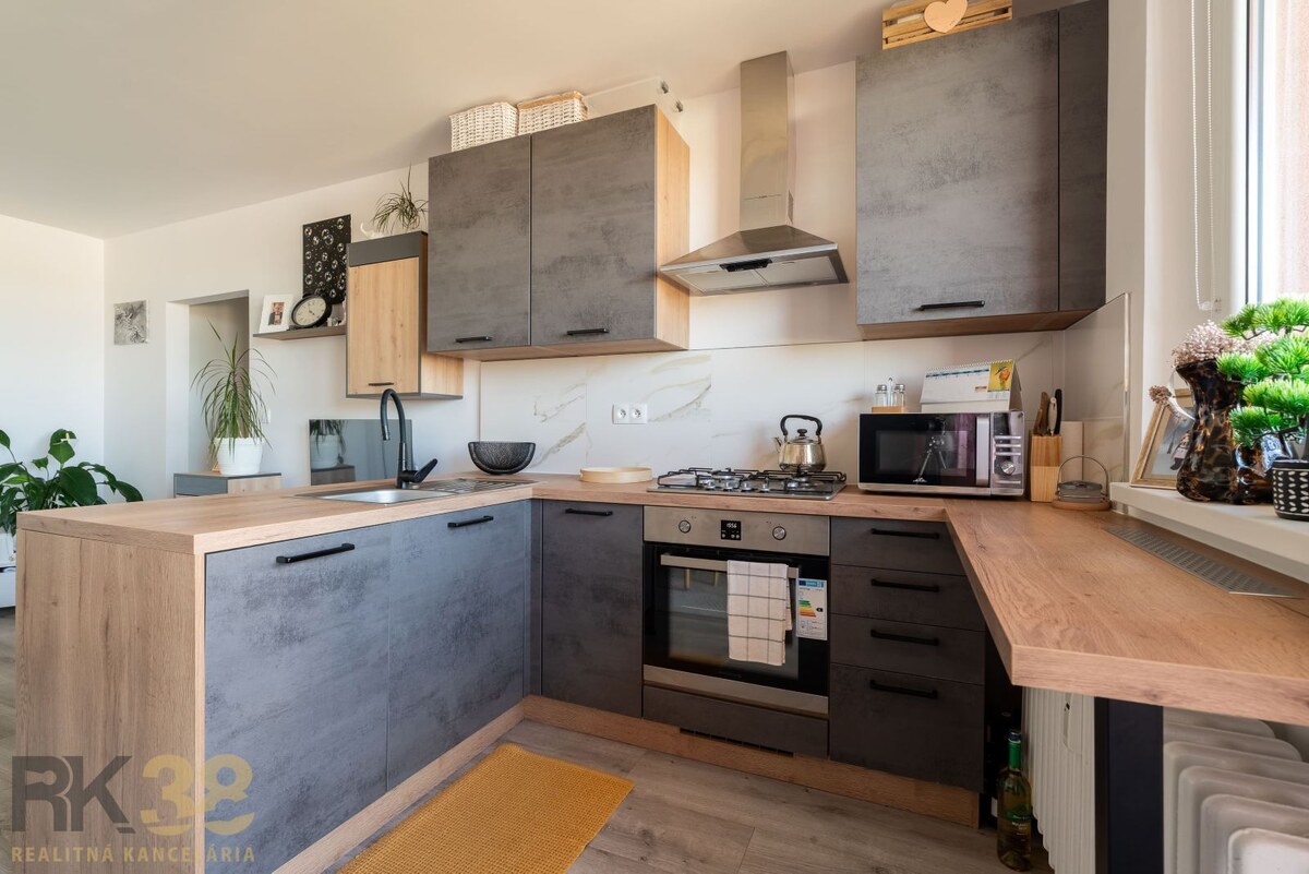 Na predaj zrekonštruovaný 2-izbový byt s balkónom — foto 5
