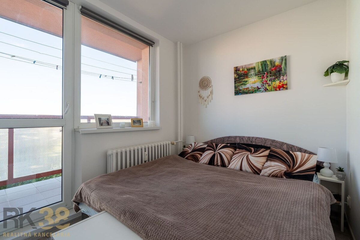 Na predaj zrekonštruovaný 2-izbový byt s balkónom — foto 6