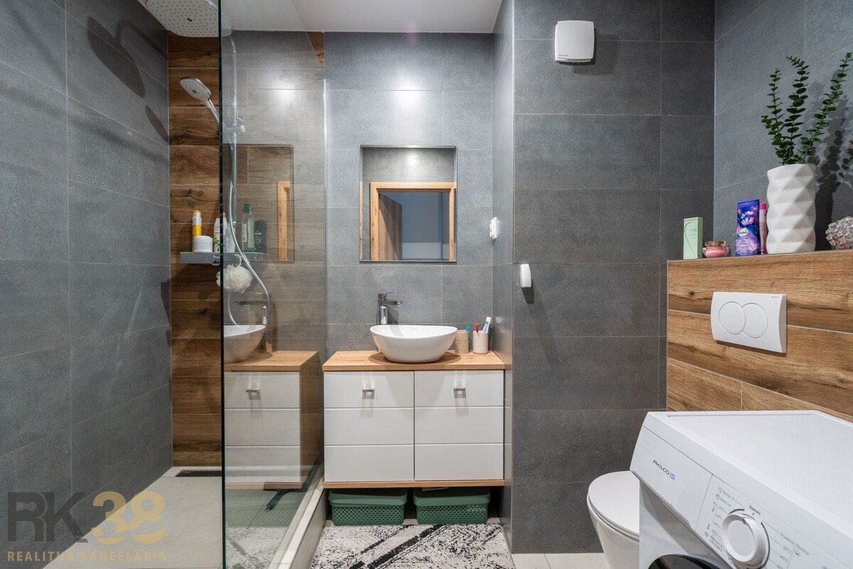 Na predaj zrekonštruovaný 2-izbový byt s balkónom — foto 8