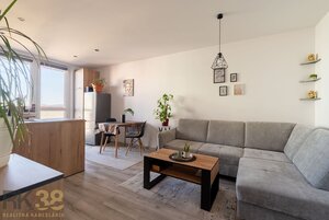 Na predaj zrekonštruovaný 2-izbový byt s balkónom — foto 2