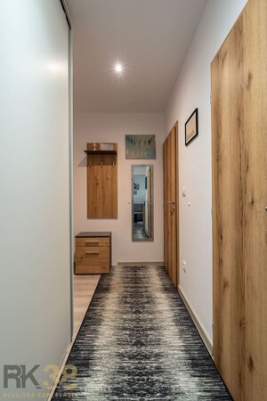 Na predaj zrekonštruovaný 2-izbový byt s balkónom — foto 7