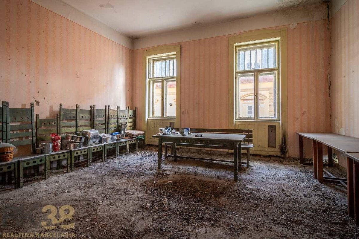 Výrazne znížená cena: Predaj budovy v centre mesta Poprad — foto 18