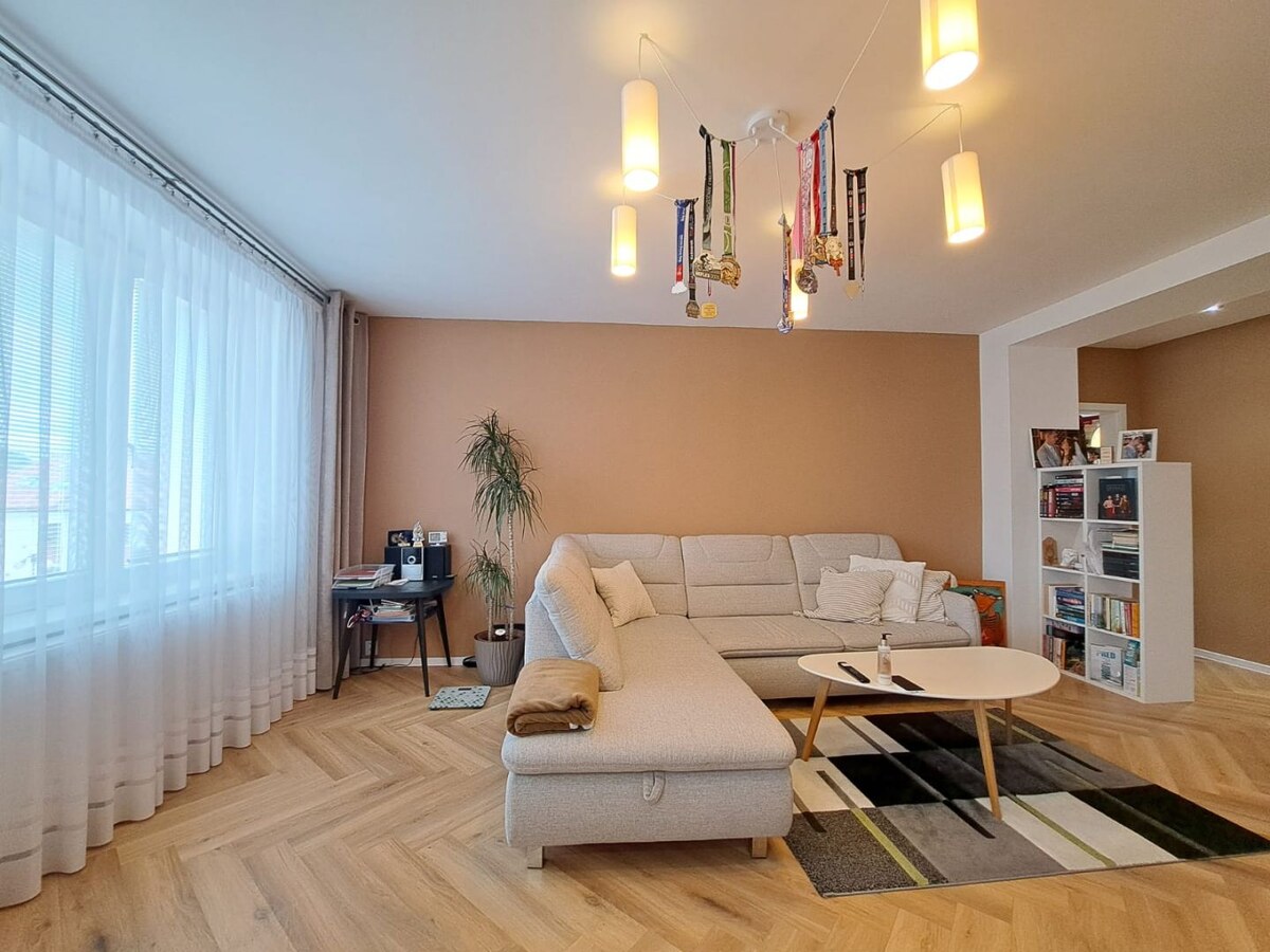 Pekný 3-izbový byt s balkónom na prenájom — foto 2
