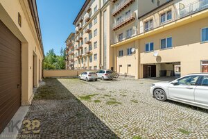 Výhodná cena: Na predaj priestranný 2-izbový byt s garážou — foto 11