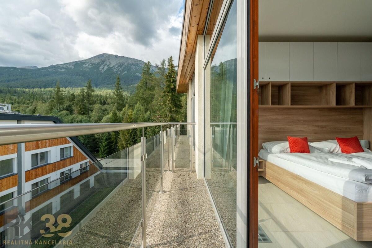 Exkluzívny apartmán pod tatranskými štítmi v Hrebienok Resort**** — foto 11