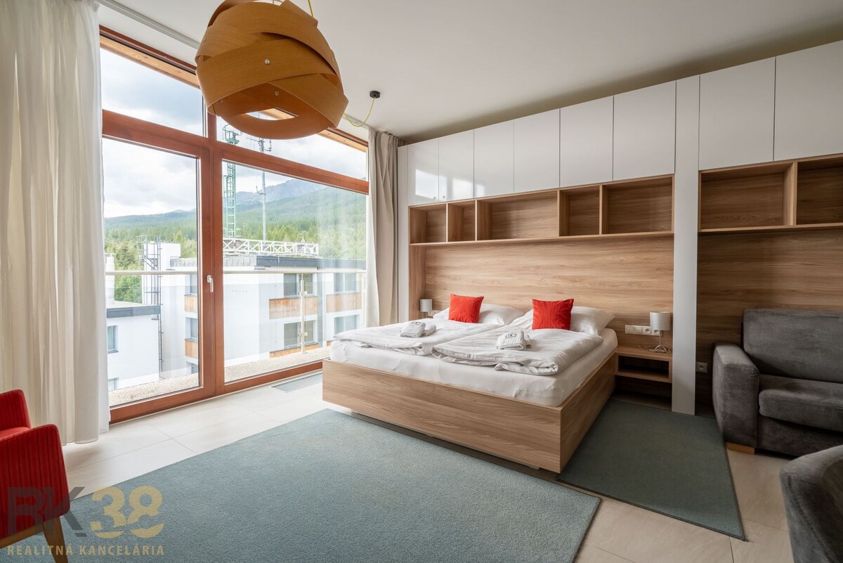 Exkluzívny apartmán pod tatranskými štítmi v Hrebienok Resort**** — foto 5