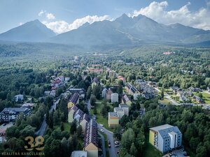Bývanie pod Lomnickým štítom | 3-izbový byt v srdci Tatranskej Lomnice — foto 1