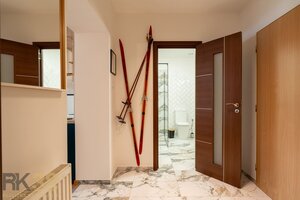 Výnimočný 2-izbový byt so súkromnou terasou a investičným potenciálom — foto 12