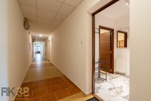 Výnimočný 2-izbový byt so súkromnou terasou a investičným potenciálom — foto 13