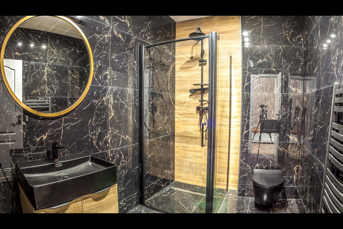 3-izbový apartmán s 45 m² terasou a wellness len kúsok od zubačky — foto 10