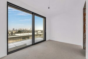 Moderný 2-izbový mestský byt s priestrannou terasou — foto 15