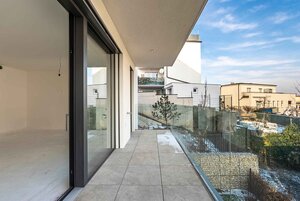 Moderný 2-izbový mestský byt s priestrannou terasou — foto 18