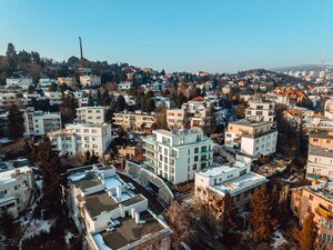 Moderný 2-izbový mestský byt s priestrannou terasou — foto 19