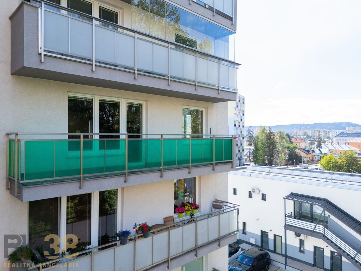 Priestranný 3-izbový byt s veľkým balkónom v bytovom dome Javor — foto 15