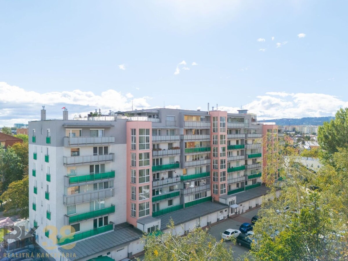 Priestranný 3-izbový byt s veľkým balkónom v bytovom dome Javor — foto 16