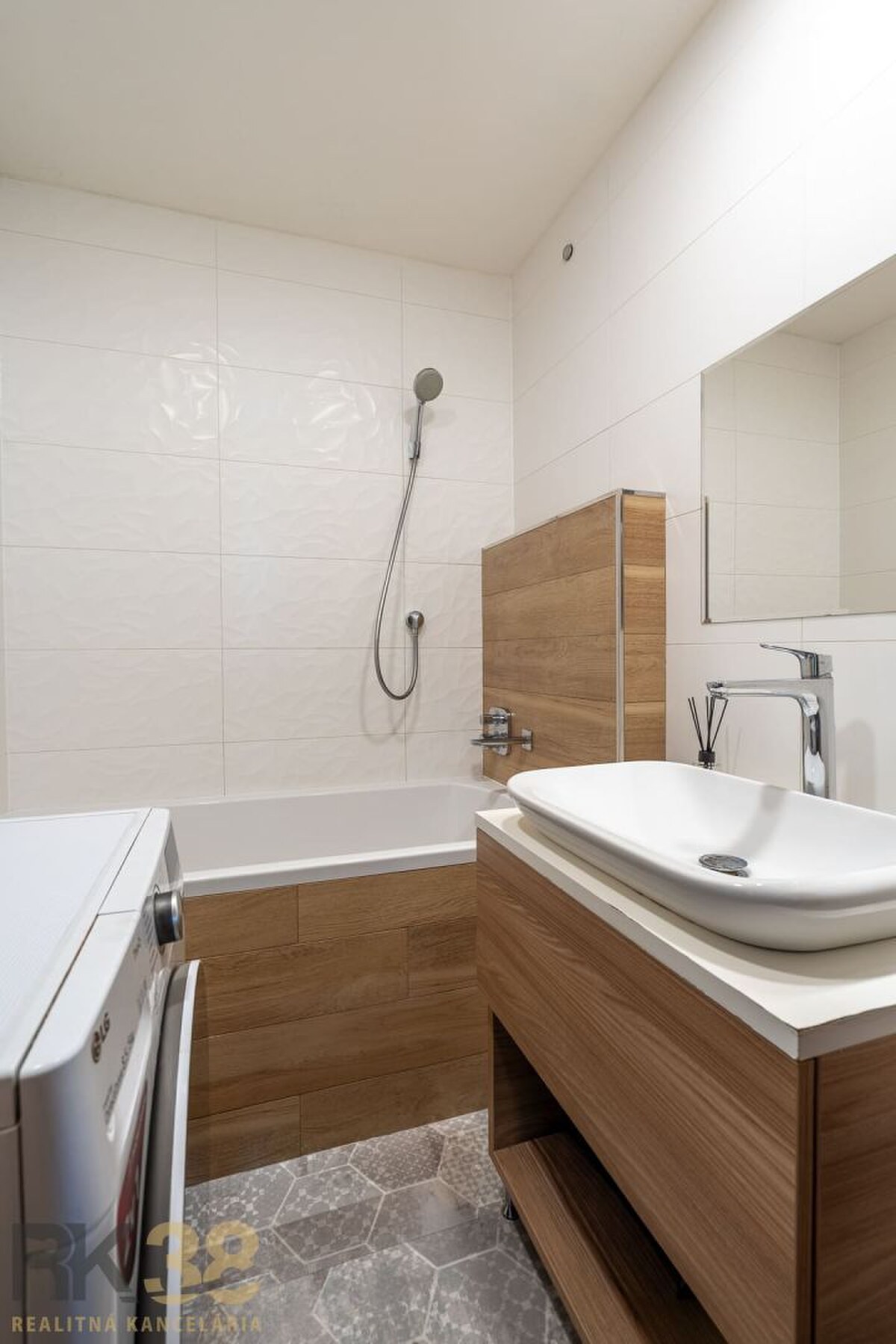 Moderný 3-izbový byt vo vyhľadávanej lokalite — foto 8