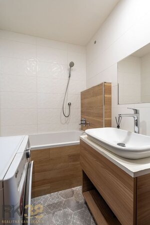 Moderný 3-izbový byt vo vyhľadávanej lokalite — foto 8