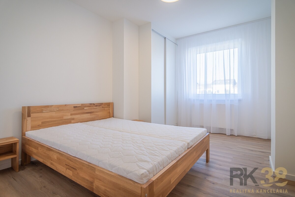 Na prenájom lukratívne 2-izbové byty v centre Popradu — foto 11