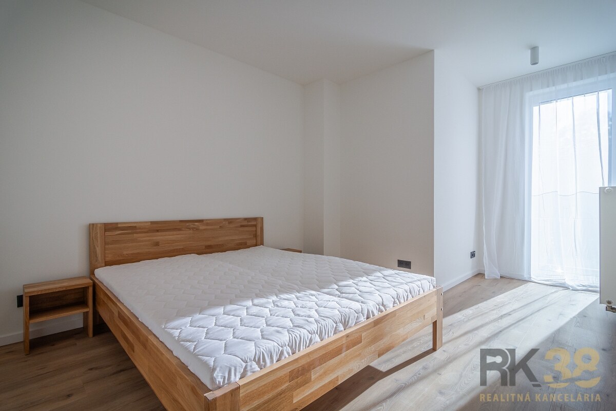 Na prenájom lukratívne 2-izbové byty v centre Popradu — foto 6