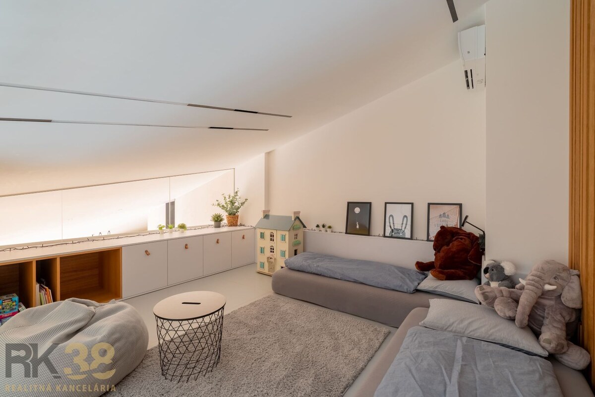 Exkluzívny 100 m² apartmán s terasou a výhľadom na Slavkovský štít — foto 17