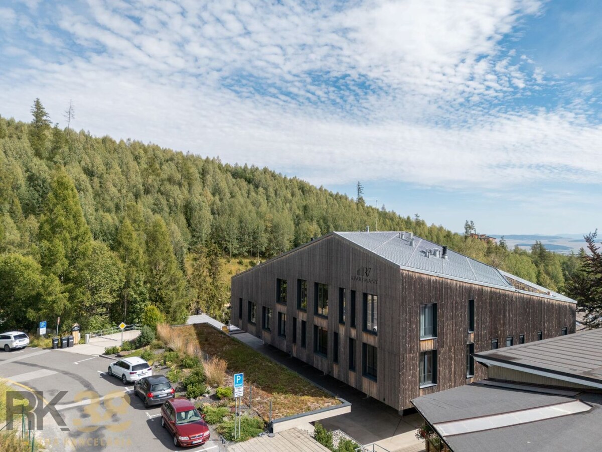 Exkluzívny 100 m² apartmán s terasou a výhľadom na Slavkovský štít — foto 2