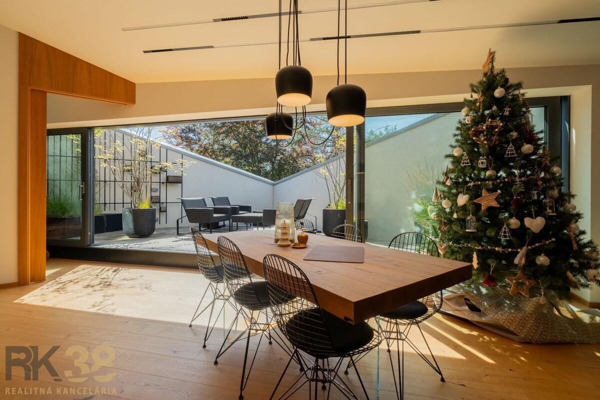 Exkluzívny 100 m² apartmán s terasou a výhľadom na Slavkovský štít — foto 5