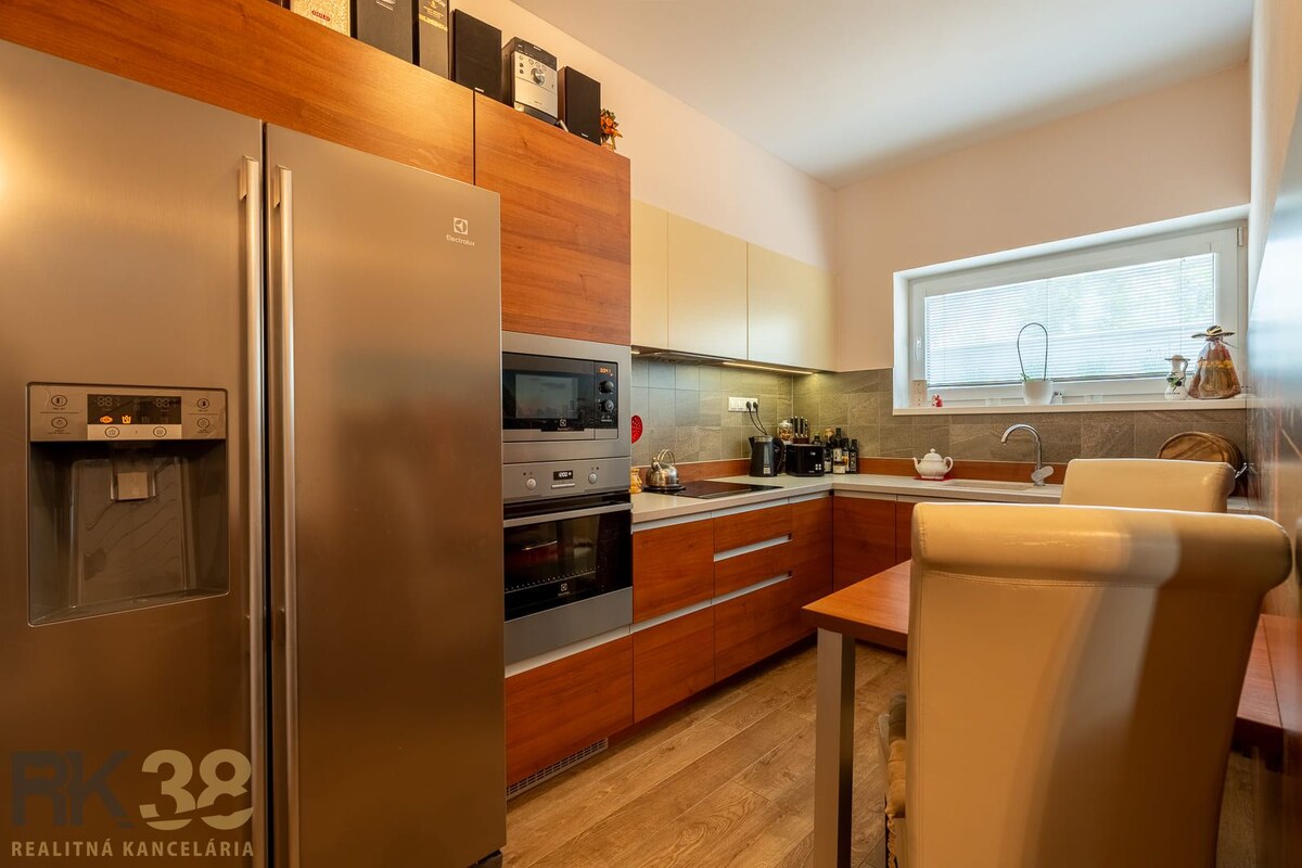 Výnimočná ponuka: Exkluzívny rodinný dom s investičným potenciálom — foto 6