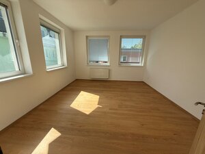 Polyfunkčný objekt s potenciálom na prestavbu na 17 bytov, Svit — foto 7