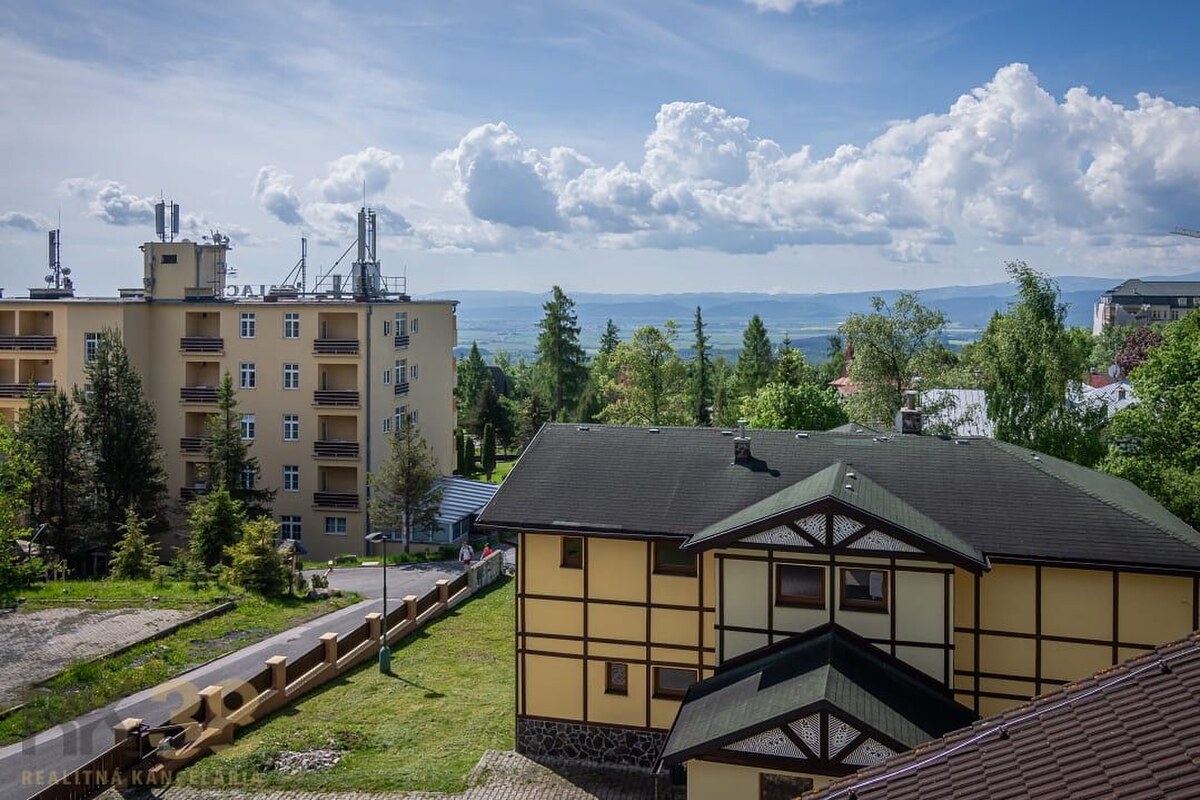 Znížená cena: priestranný apartmán s TOP polohou v Starom Smokovci — foto 7