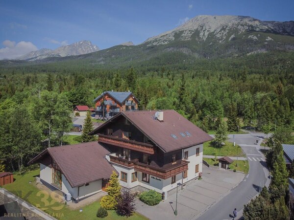 Znížená cena: priestranný apartmán s TOP polohou v Starom Smokovci