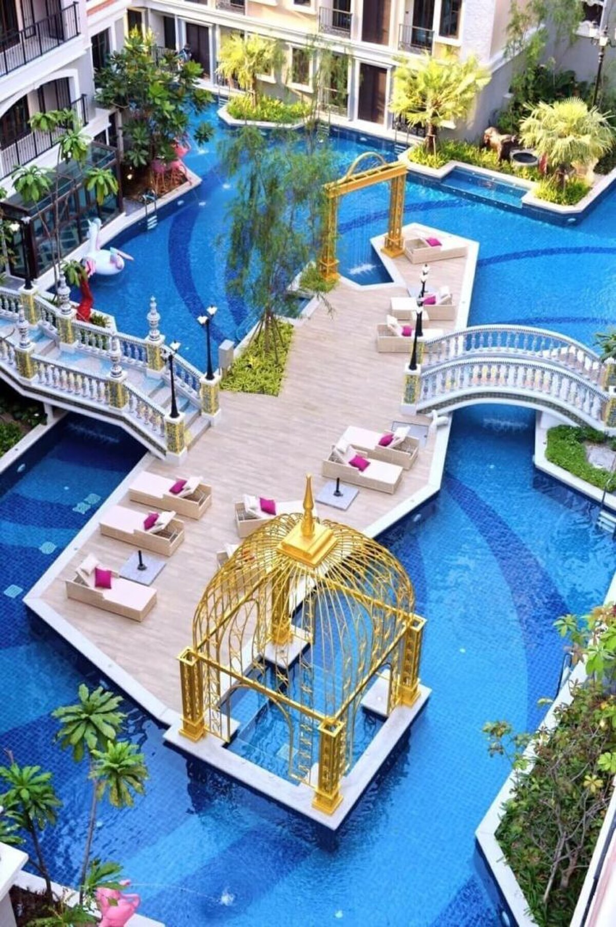 Priestranný 3-izbový apartmán v španielskom štýle | Pattaya, Thajsko — foto 15