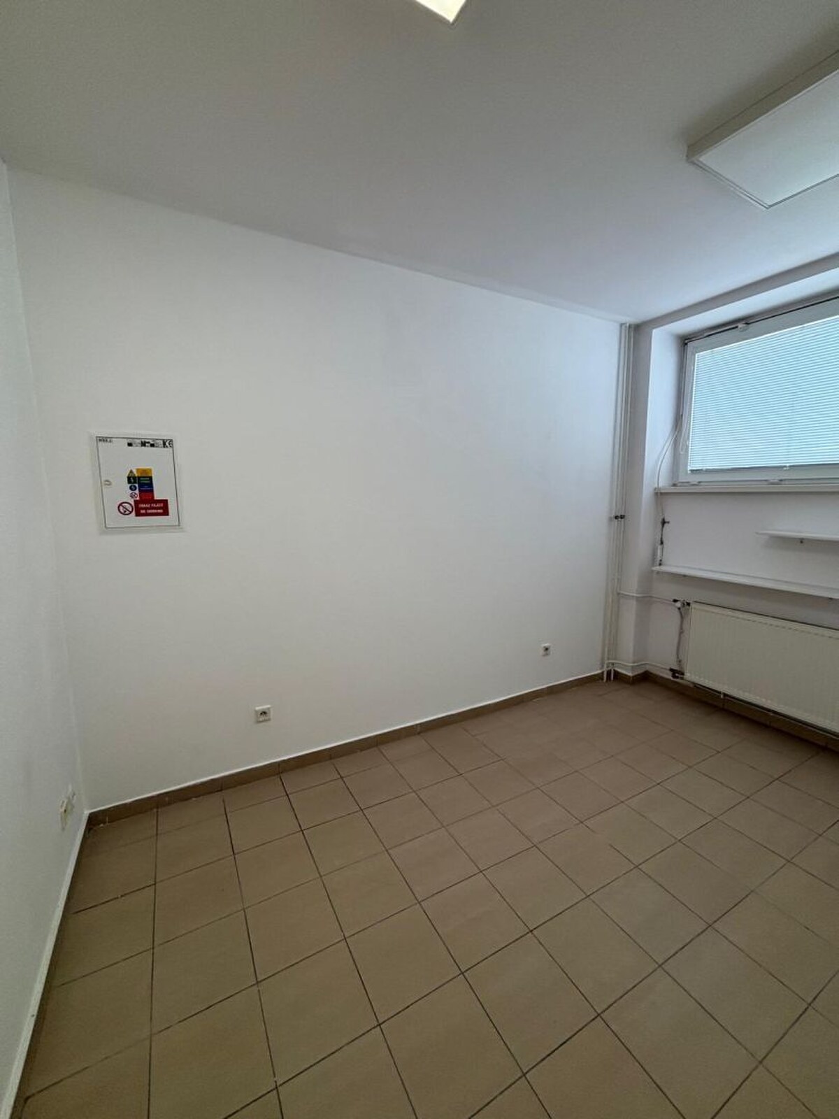 Prenájom kancelárskych priestorov v OD Prior v širšom centre Popradu — foto 11