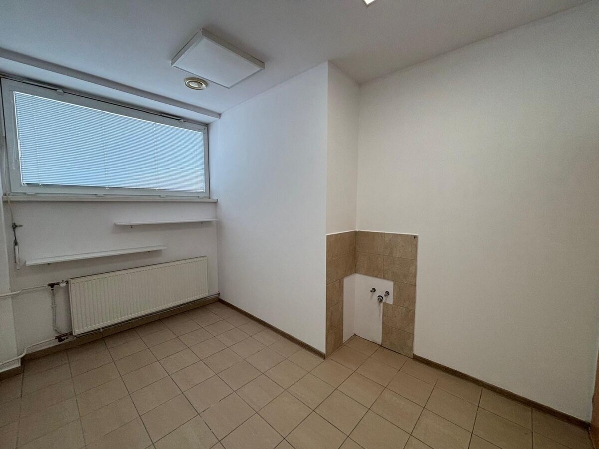 Prenájom kancelárskych priestorov v OD Prior v širšom centre Popradu — foto 12