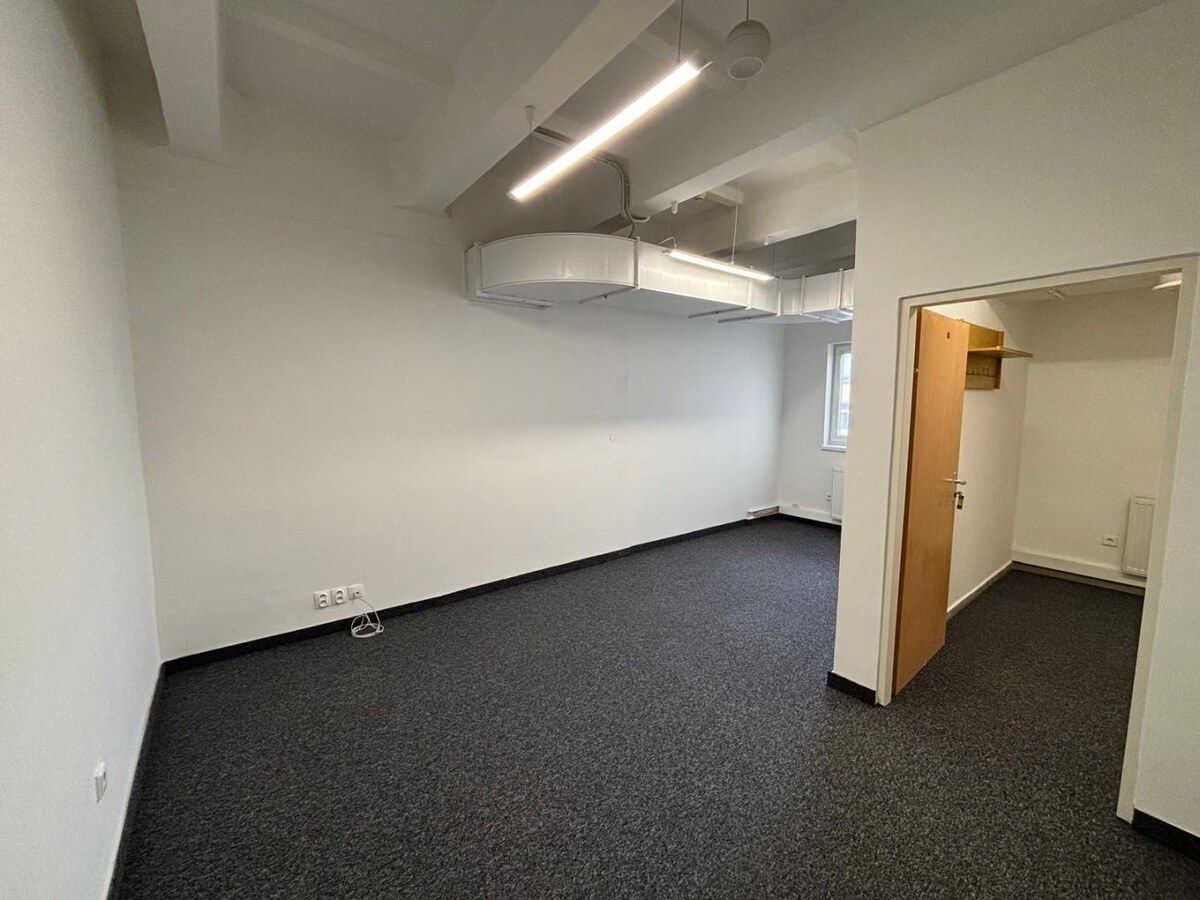 Prenájom kancelárskych priestorov v OD Prior v širšom centre Popradu — foto 7