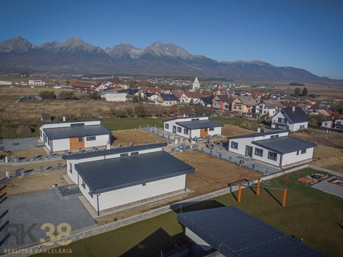 Nadčasové rodinné domy v skvelej lokalite pod Tatrami — foto 2