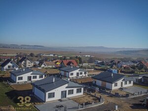 Nadčasové rodinné domy v skvelej lokalite pod Tatrami — foto 3