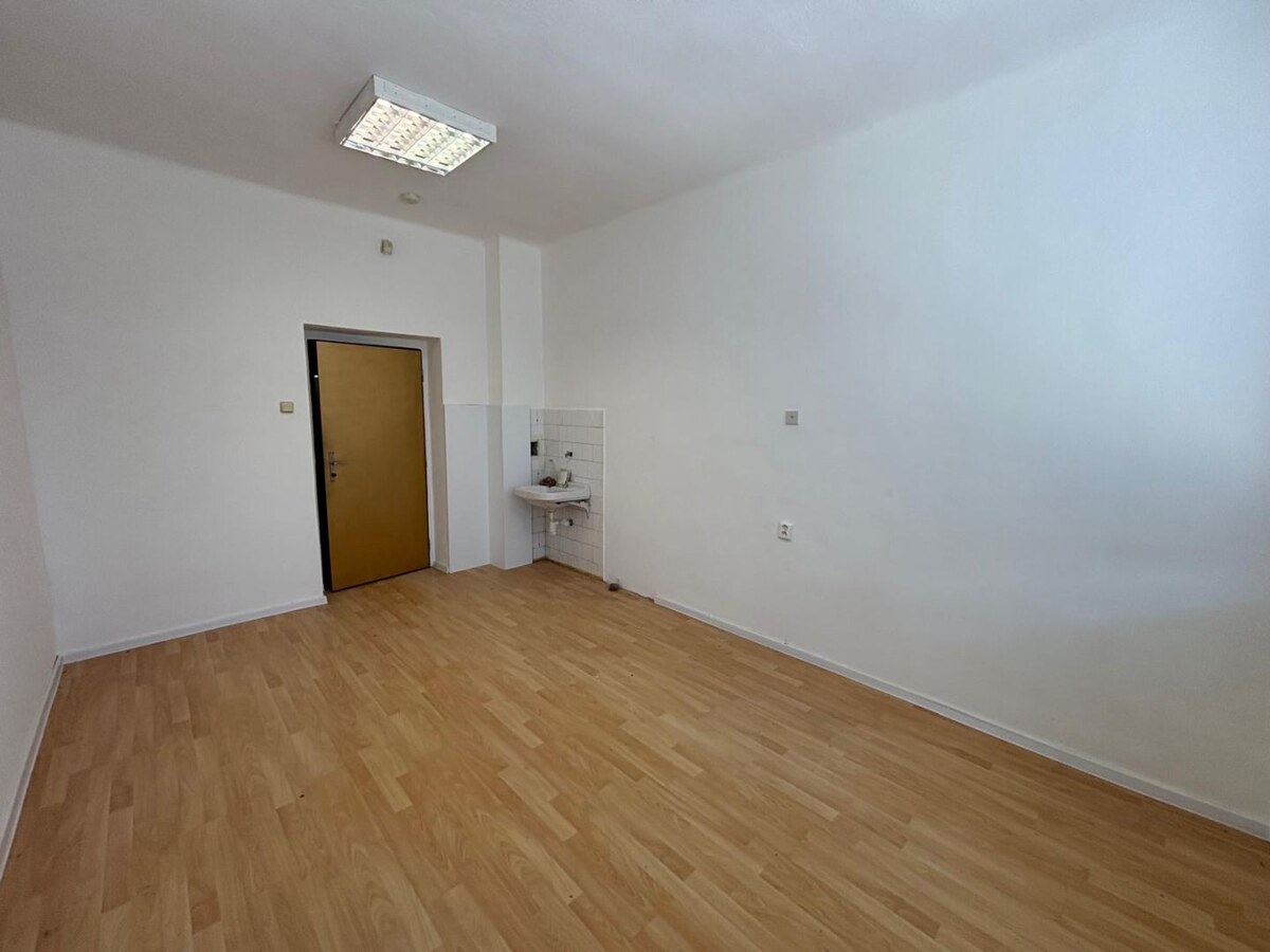 Prenájom kancelárskych priestorov/garáže v Kežmarku v centre — foto 2