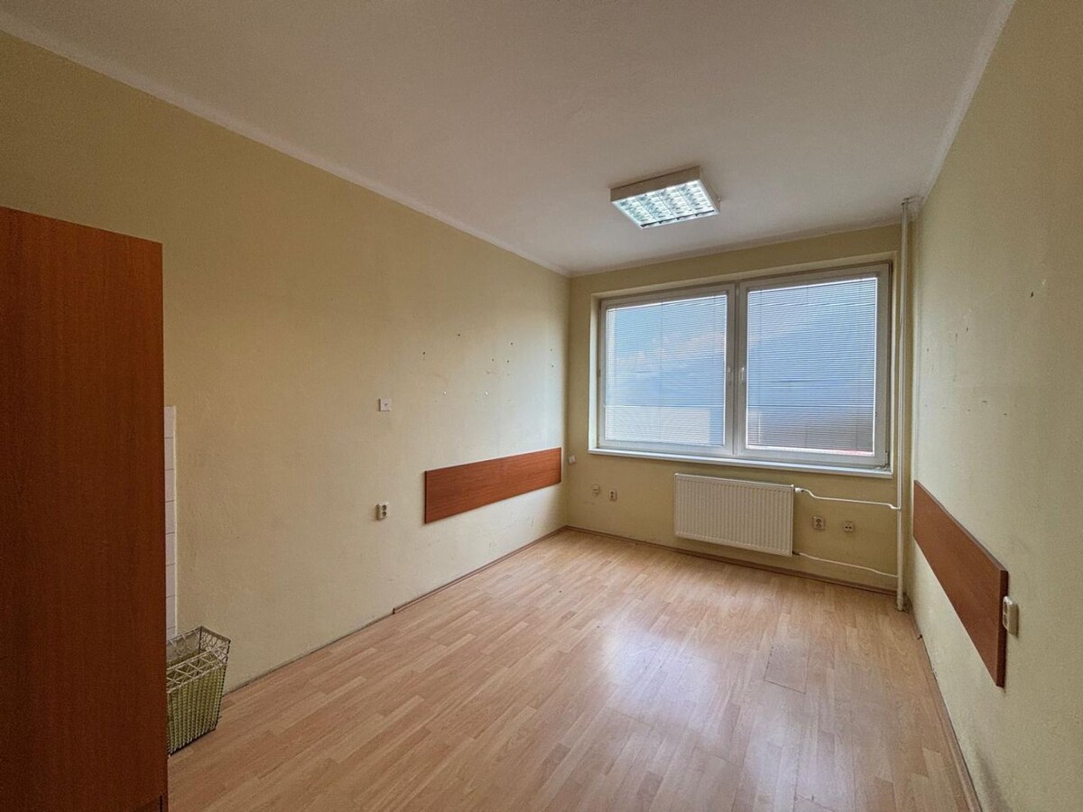 Prenájom kancelárskych priestorov/garáže v Kežmarku v centre — foto 4