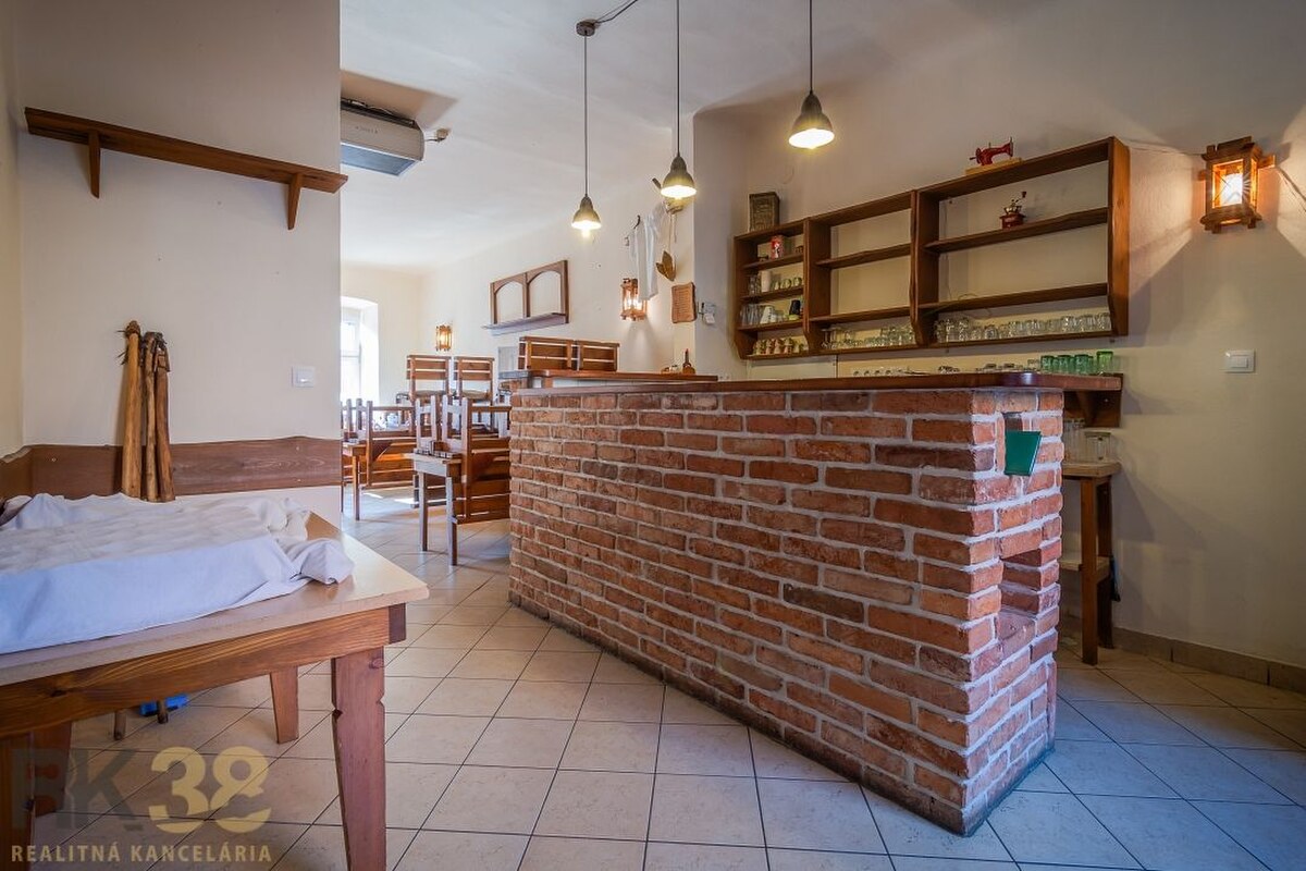 Reštauračný objekt s možnosťou prestavby na byty či kancelárie — foto 7
