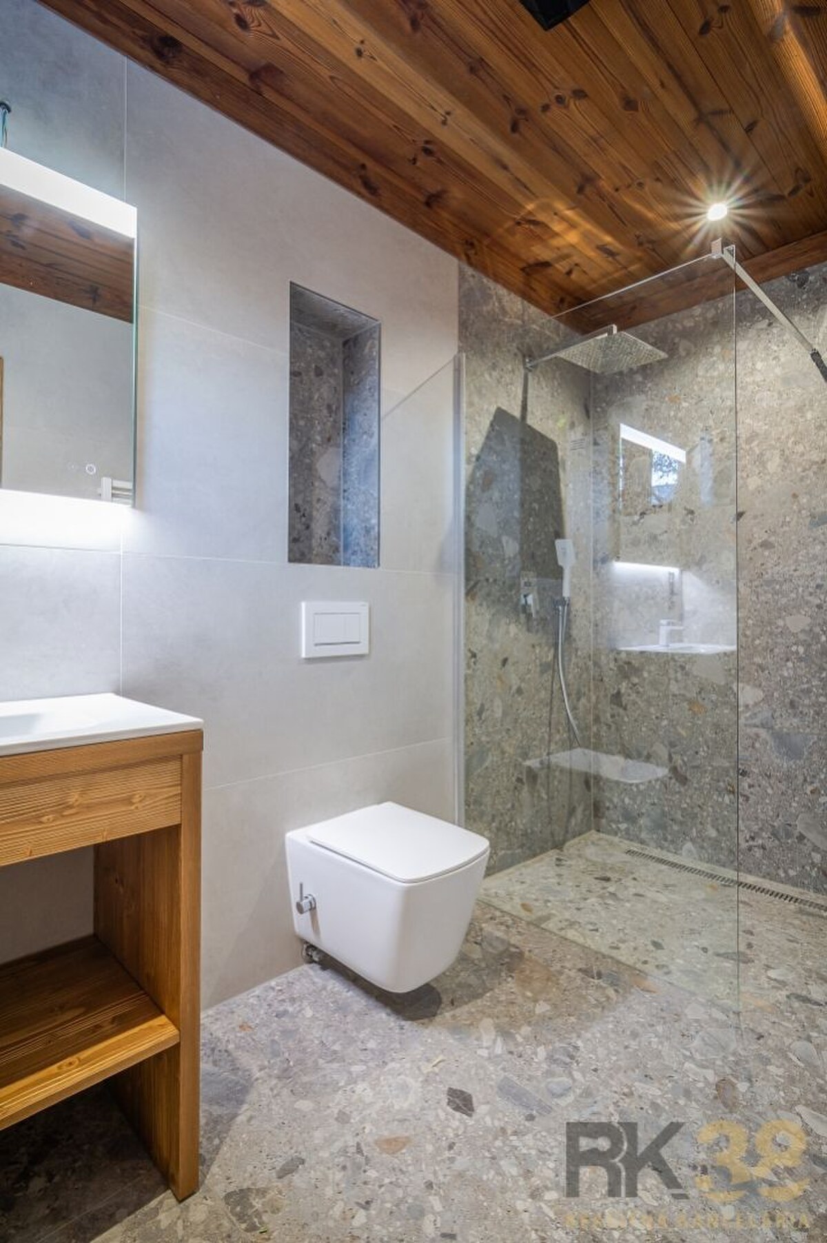 Exkluzívny apartmán s investičným potenciálom na Záhradkách v Jasnej — foto 12