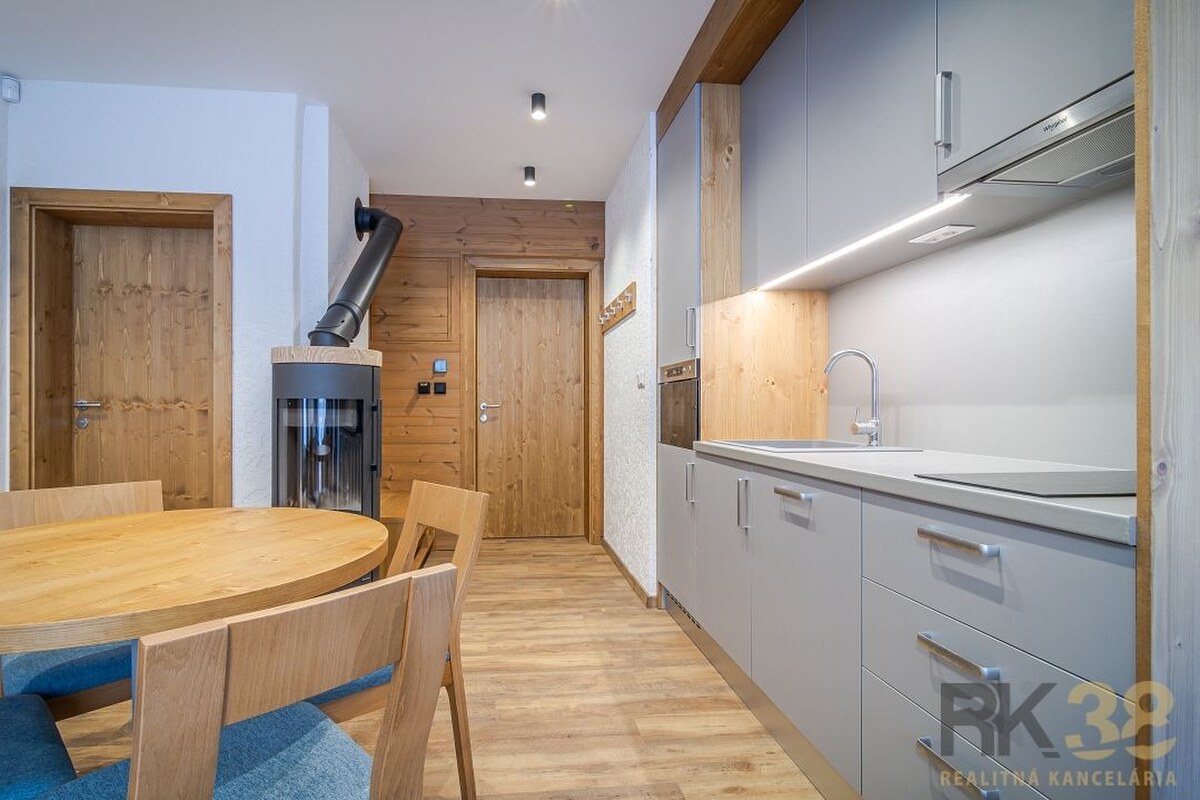 Exkluzívny apartmán s investičným potenciálom na Záhradkách v Jasnej — foto 5