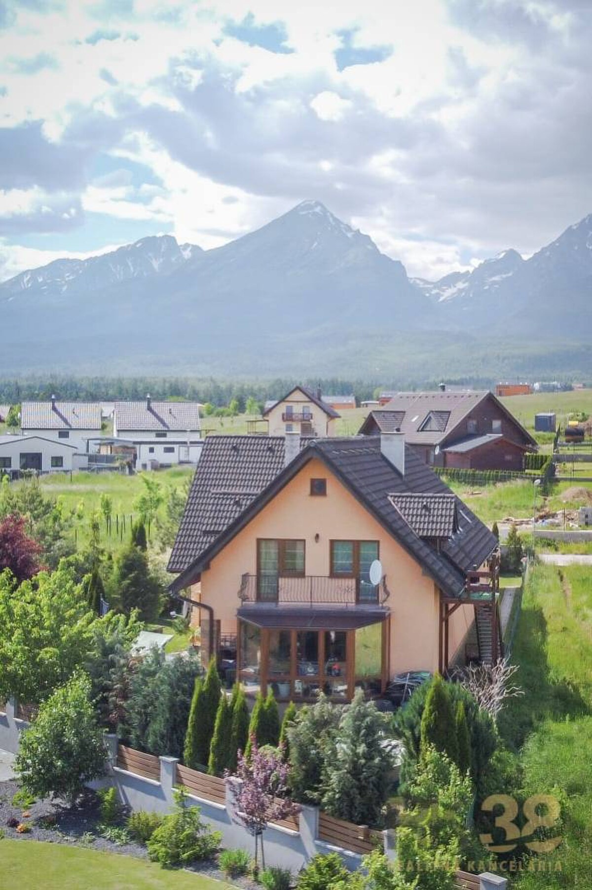 Rodinný dom v podtatranskej obci Stará Lesná — foto 3