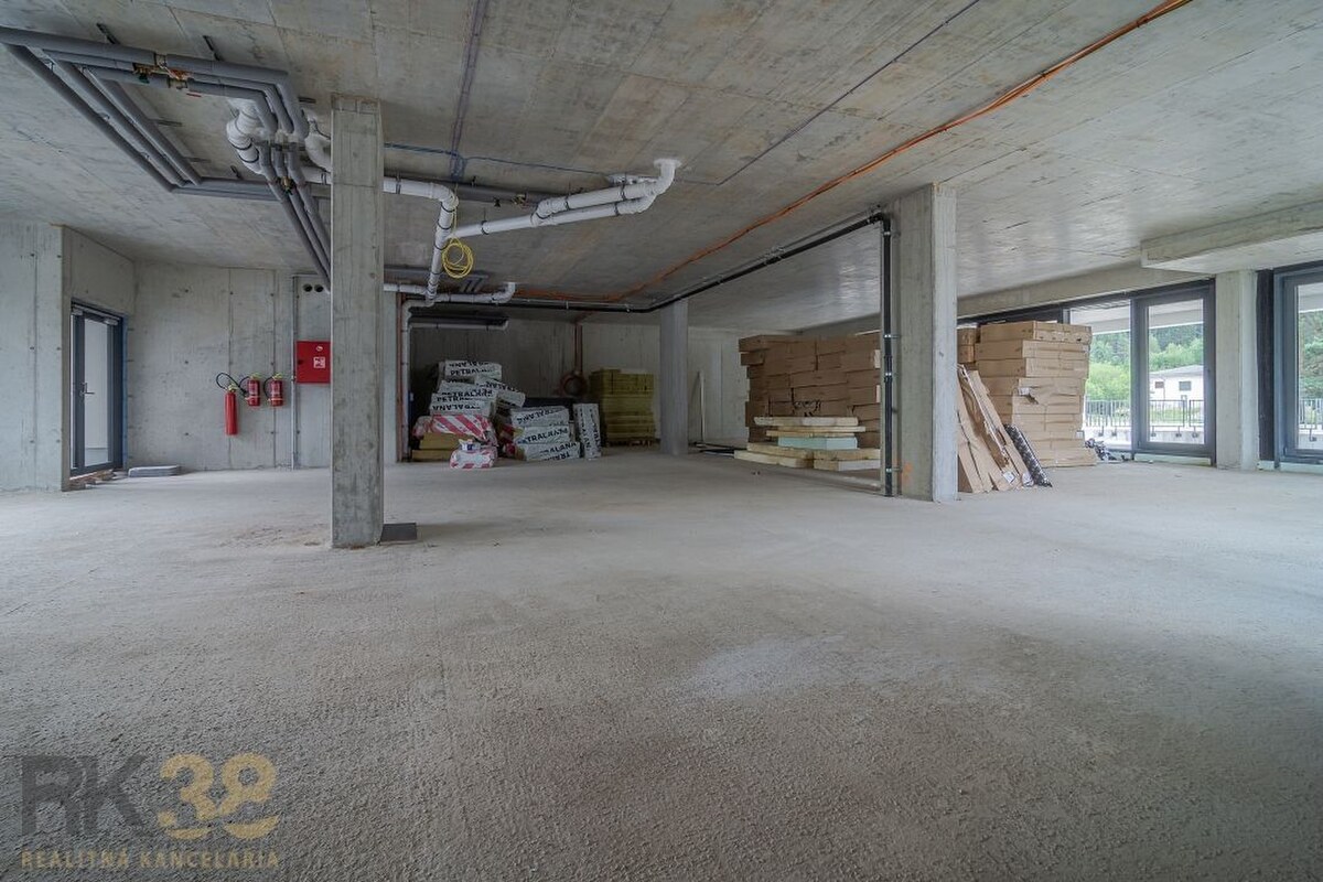 Na predaj–priestranné obchodné priestory v projekte Baťove rezidencie — foto 5