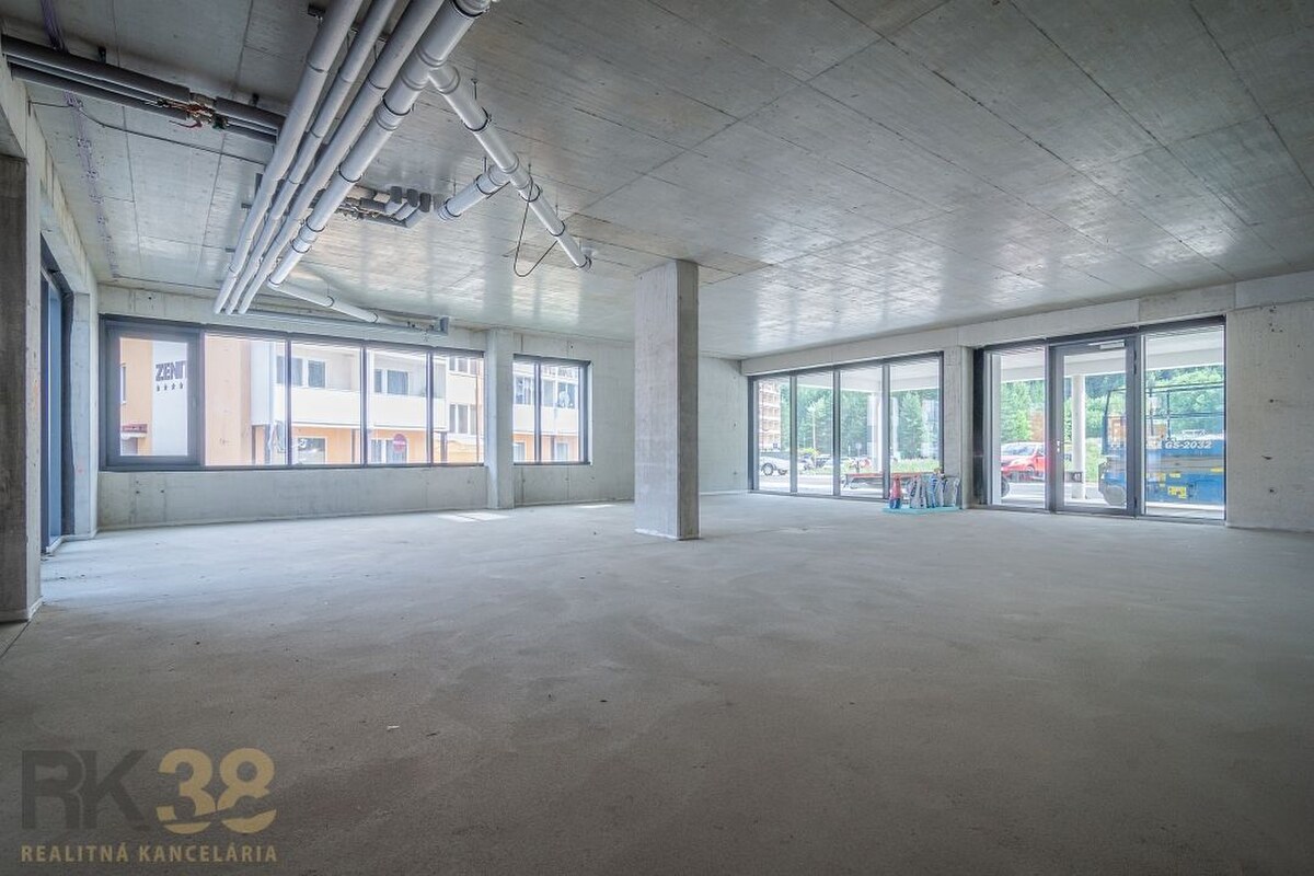 Na predaj–priestranné obchodné priestory v projekte Baťove rezidencie — foto 7