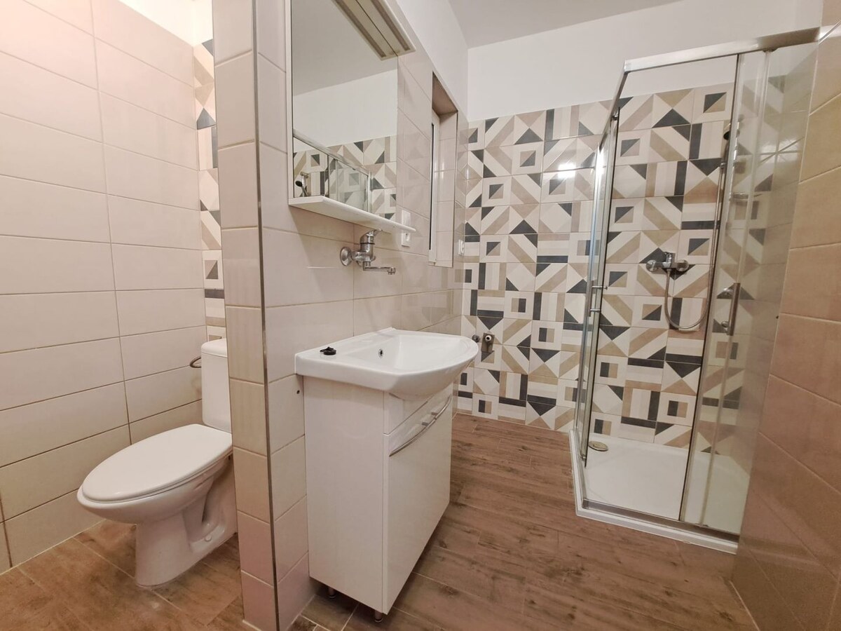 Priestranný 2,5-izbový byt (100 m²) priamo na Námestí sv. Egídia — foto 8