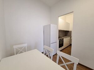 Priestranný 2,5-izbový byt (100 m²) priamo na Námestí sv. Egídia — foto 5