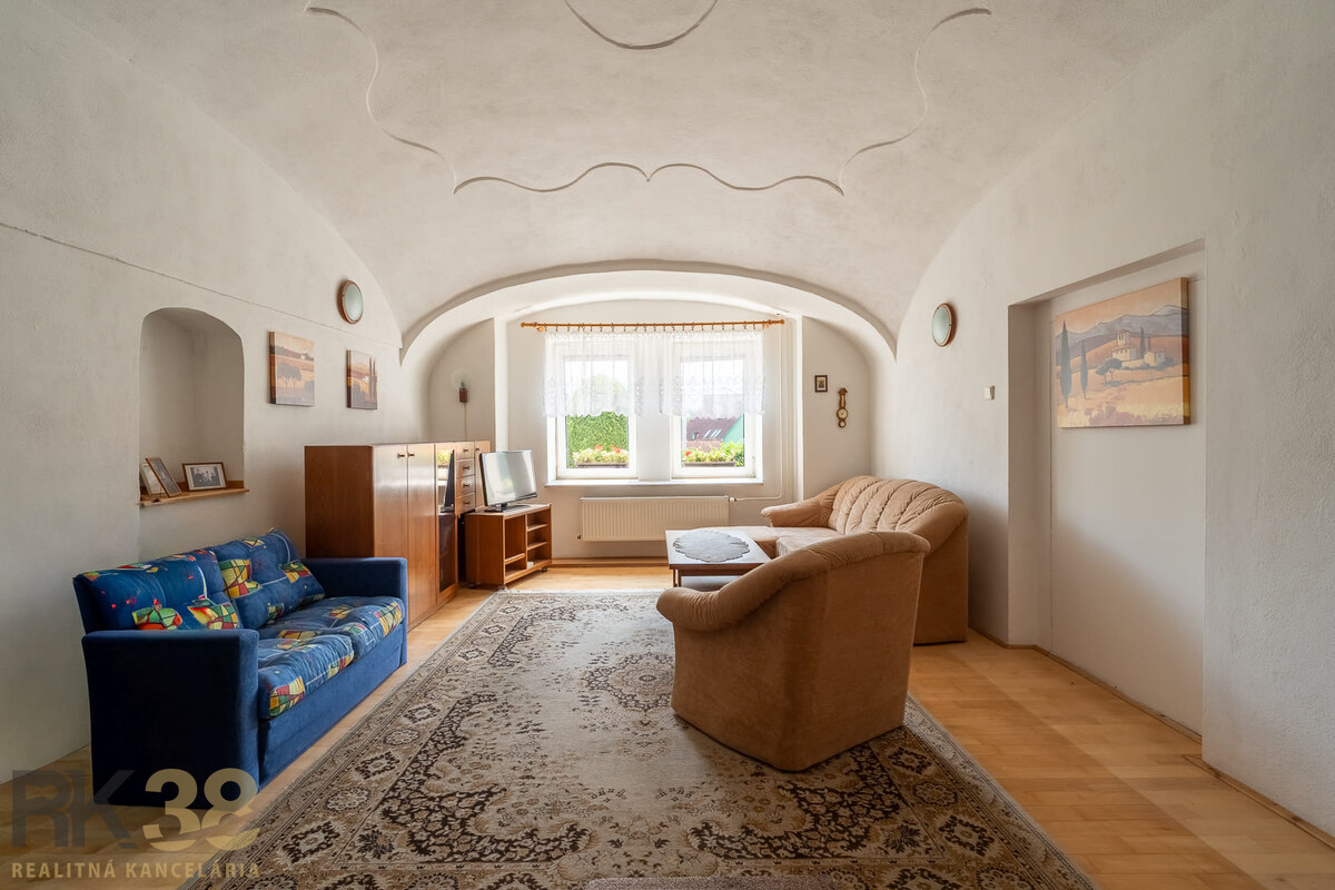 Výnimočný rodinný dom s investičným potenciálom — foto 16