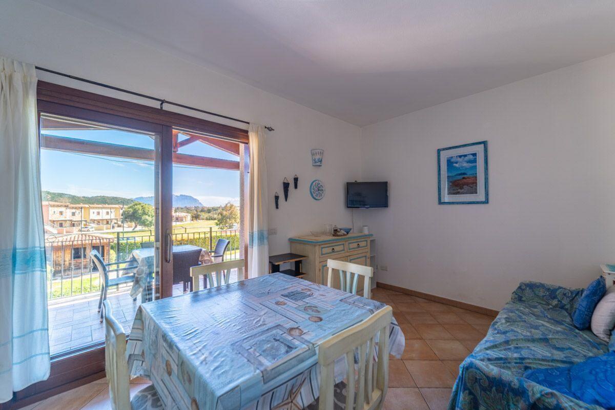 Investičný apartmán na Sardínii s výhľadom na more a ostrov Tavolara — foto 3