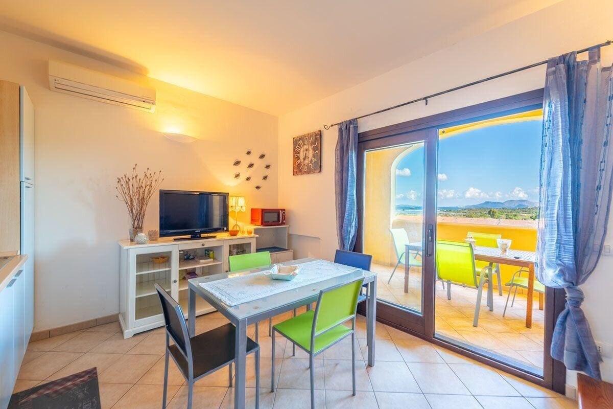 Dvojpodlažný 4-izbový apartmán len pár minút od pláží, Sardínia — foto 2